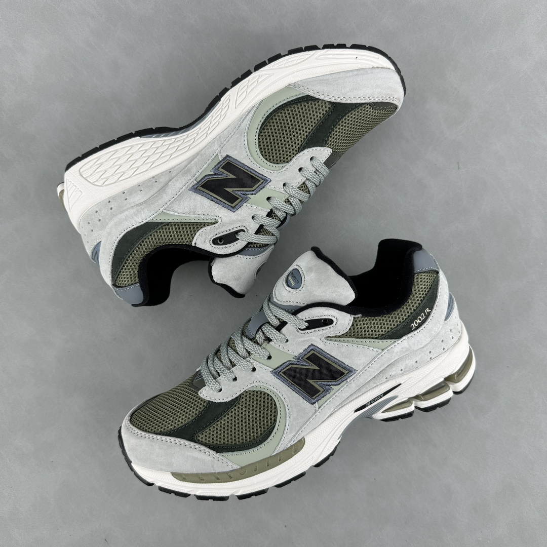 New Balance NB 2002R